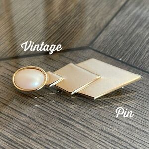 Art Deco Style Pin with Faux Oval Pearl Cabochon